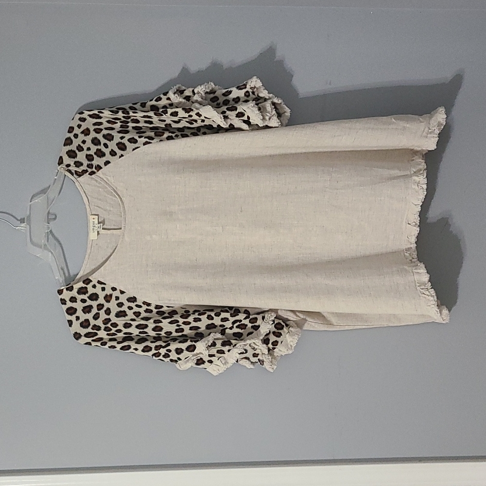 Umgee USA Cream and Leopard 1XL Top